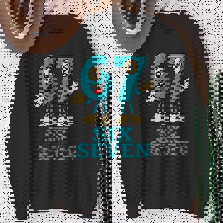 67 シックスセブン 6-7 面白いイタリアンブレインロットスラングゲームミーム スウェットシャツ 年配の女性への贈り物