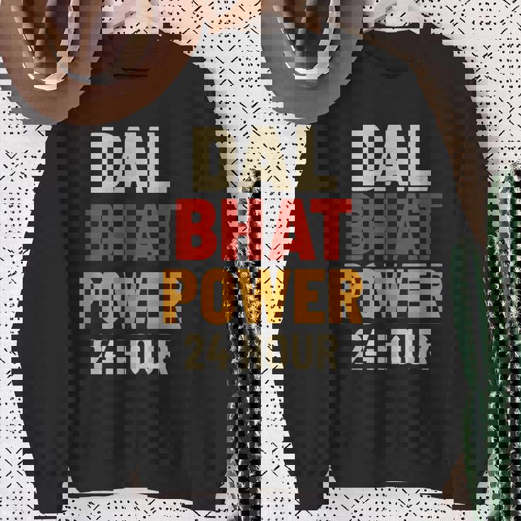 Dal Bhat Power 24 Hour ネパールトレッキングデザイン スウェットシャツ 年配の女性への贈り物