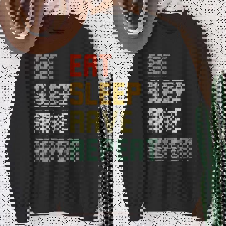 Eatleep Rave Repeat Edm テクノ スウェットシャツ 年配の女性への贈り物