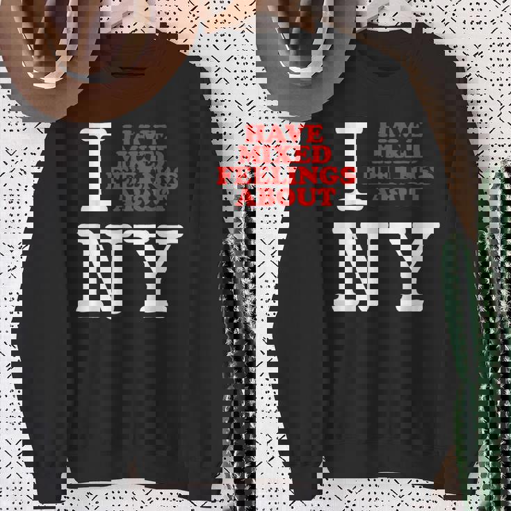 I Have Mixed Feelings About New York スウェットシャツ 年配の女性への贈り物