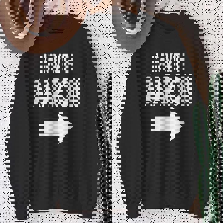 I'm With Aaron 名前 Aaron スウェットシャツ 年配の女性への贈り物