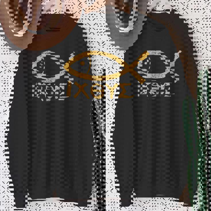 Ichthys イエス・キリスト 神の息子 救世主 古代魚のシンボル スウェットシャツ 年配の女性への贈り物