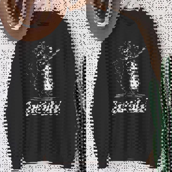 Just Cellin チェロ奏者 猫の音楽家 チェロを演奏 チェロ奏者 スウェットシャツ 年配の女性への贈り物