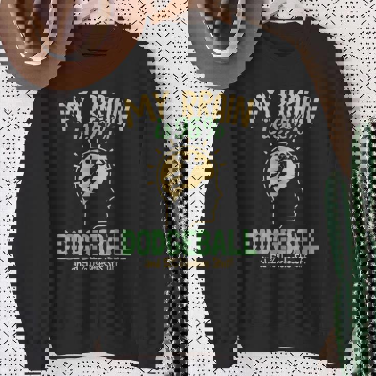 My Brain Is 95 ドッジボール プリズンボール チームゲーム ドッジボール スウェットシャツ 年配の女性への贈り物