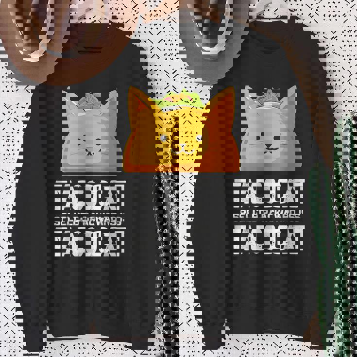 Tacocatpelled Backwards Is Tacocat ファニータコスキャットギフト スウェットシャツ 年配の女性への贈り物