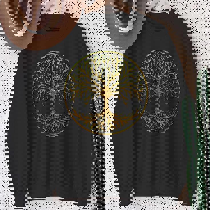 Yggdrasil、ケルトの生命の木、北欧神話tシャツ スウェットシャツ 年配の女性への贈り物