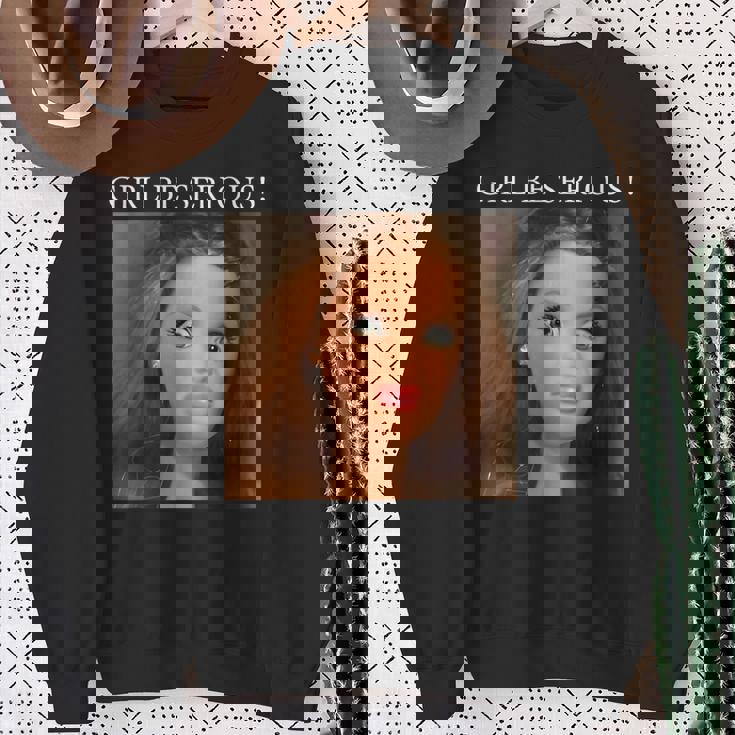 おもしろいドールフェイスミームガール本気で スウェットシャツ 年配の女性への贈り物