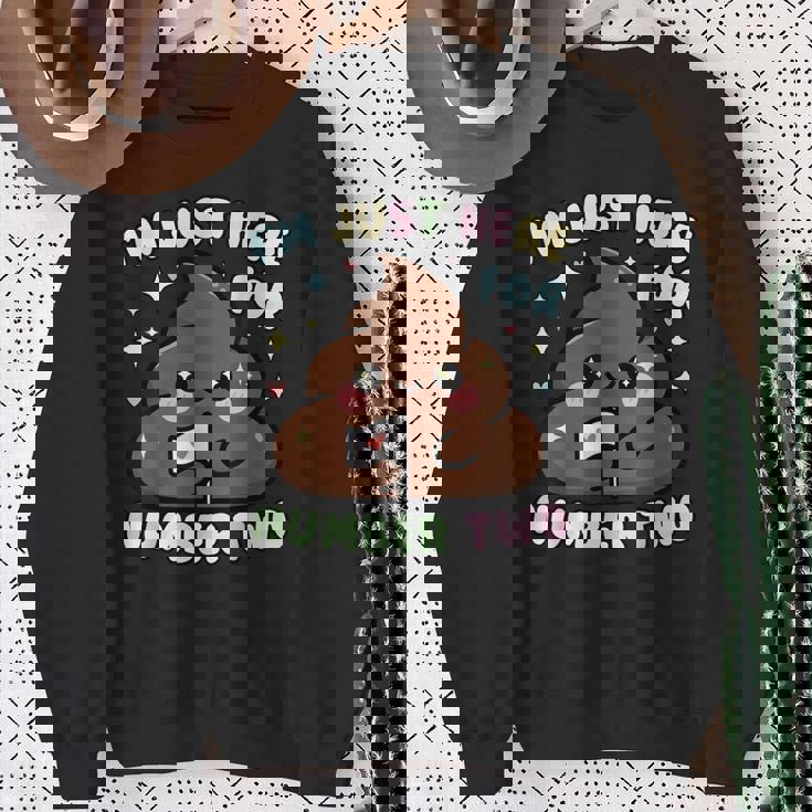 おもしろうんち二日目のためだけにここにいるよ スウェットシャツ 年配の女性への贈り物