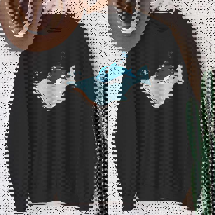 かわいい カワイイ アニメ 眠っているサメ ジンベイザメ 日本語 スウェットシャツ 年配の女性への贈り物