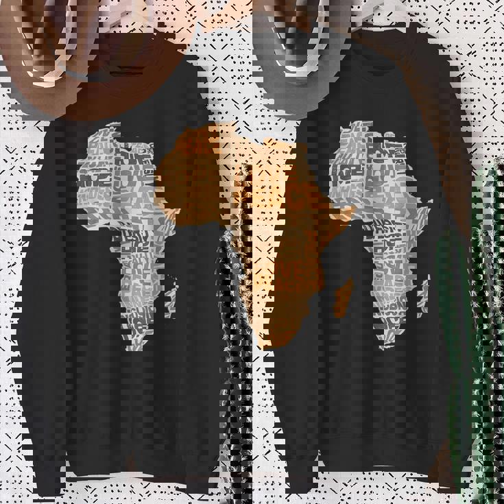 アフリカの平等パターン メラニン 肌色 アフリカ地図 スウェットシャツ 年配の女性への贈り物