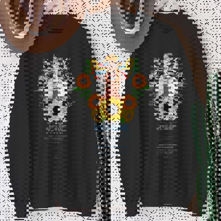 ウクライナガール、ウクライナを支援 スウェットシャツ 年配の女性への贈り物