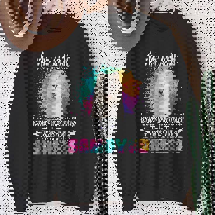 カラフルな世界 サモエド 犬 前足 犬のママ 服 ママ サモエドのアクセサリー 犬の学校 犬の飼い主 スウェットシャツ 年配の女性への贈り物