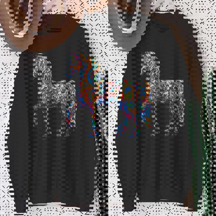 カラフルな抽象的な馬 スウェットシャツ 年配の女性への贈り物