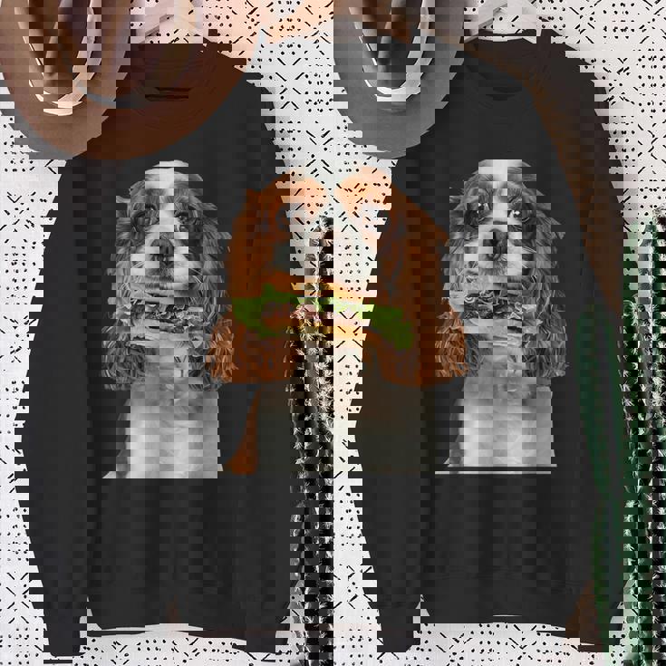 キャバリア・キング・チャールズ・スパニエル・バーガー スウェットシャツ 年配の女性への贈り物