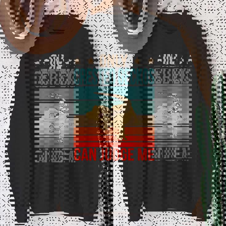 クレステッド・ゲッコーは私を判断できる 爬虫類 クレステッド・ゲッコー スウェットシャツ 年配の女性への贈り物