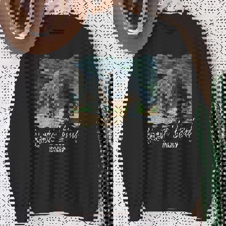 コモド島インドネシアコモドドラゴン スウェットシャツ 年配の女性への贈り物