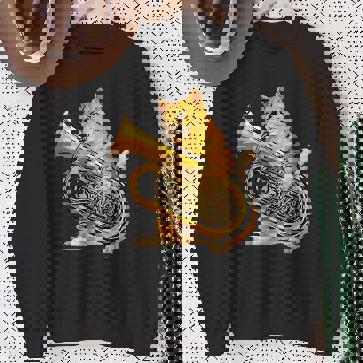 チューバを弾く面白い猫ギフト かわいい子猫ミュージシャンファン スウェットシャツ 年配の女性への贈り物