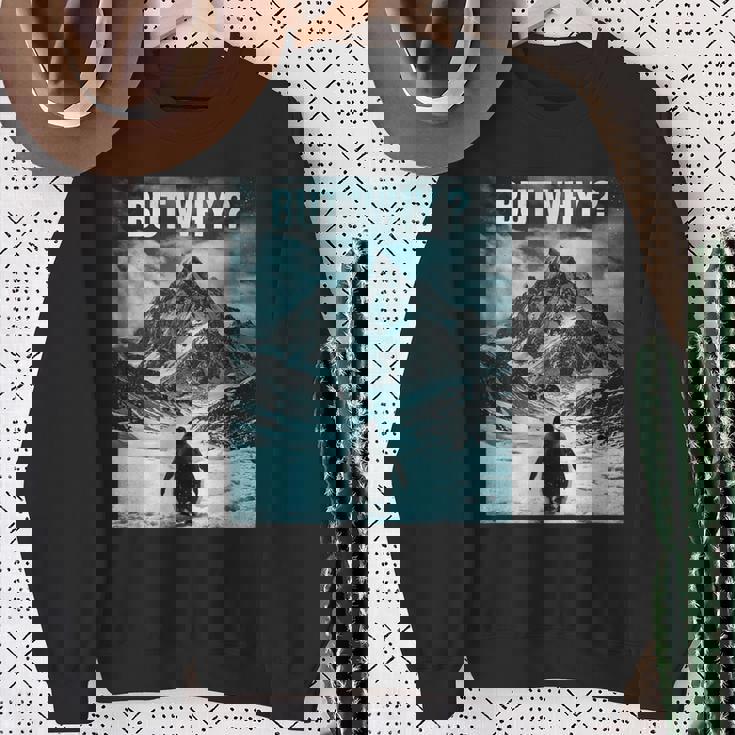 ニヒリストペンギンがなぜニヒリストペンギンなのか スウェットシャツ 年配の女性への贈り物