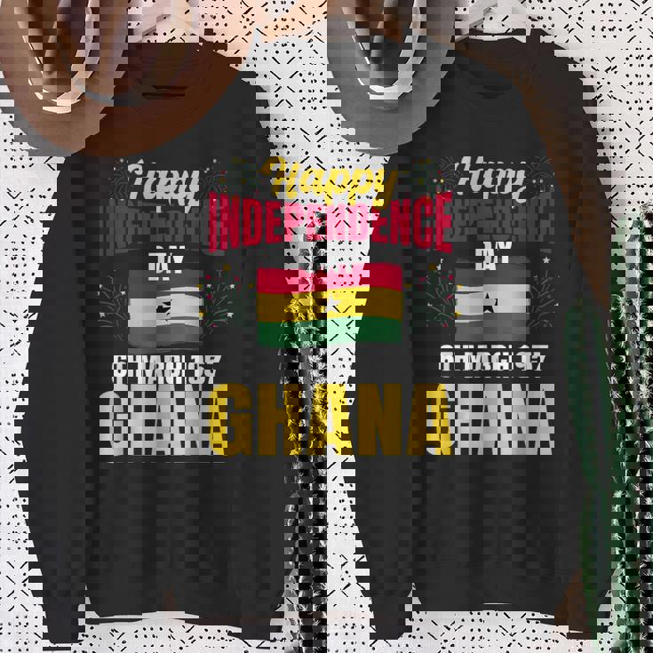 ハッピー独立記念日 ガーナ ガーナの歴史の誇り スウェットシャツ 年配の女性への贈り物