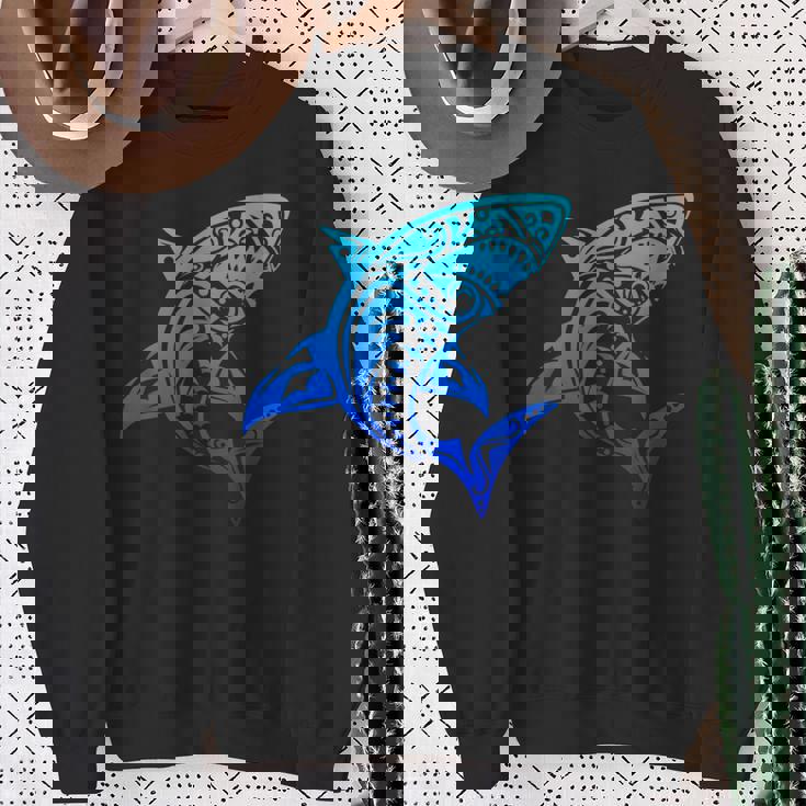 ハワイアン トライバル シャーク ポリネシアン タトゥースタイル バケーション スウェットシャツ 年配の女性への贈り物