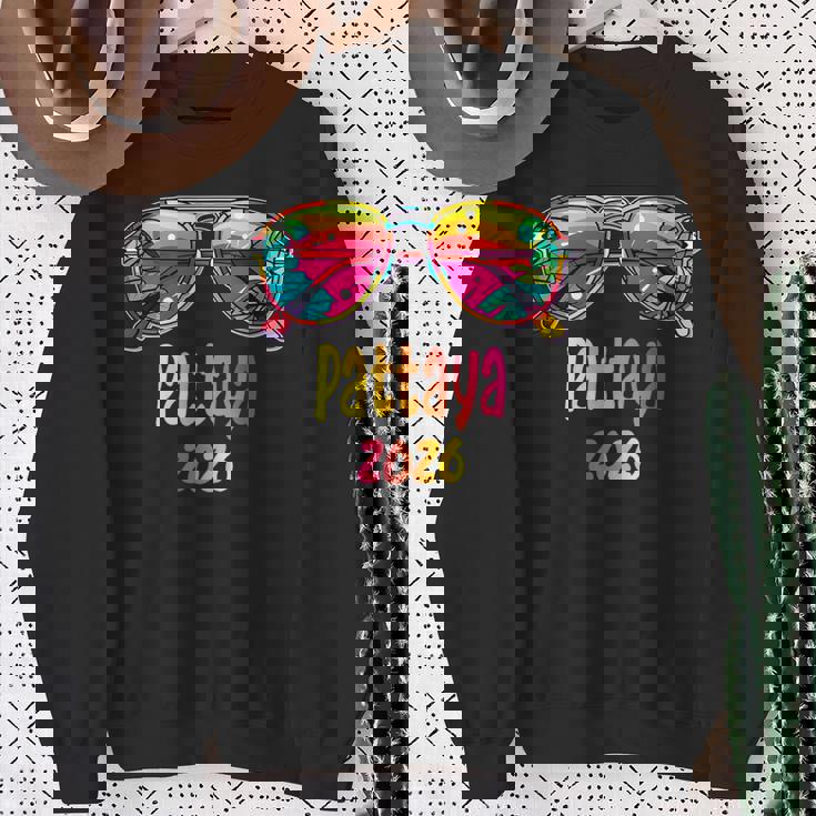 パタヤ 2026 サングラスの服装 パタヤ 2026 スウェットシャツ 年配の女性への贈り物