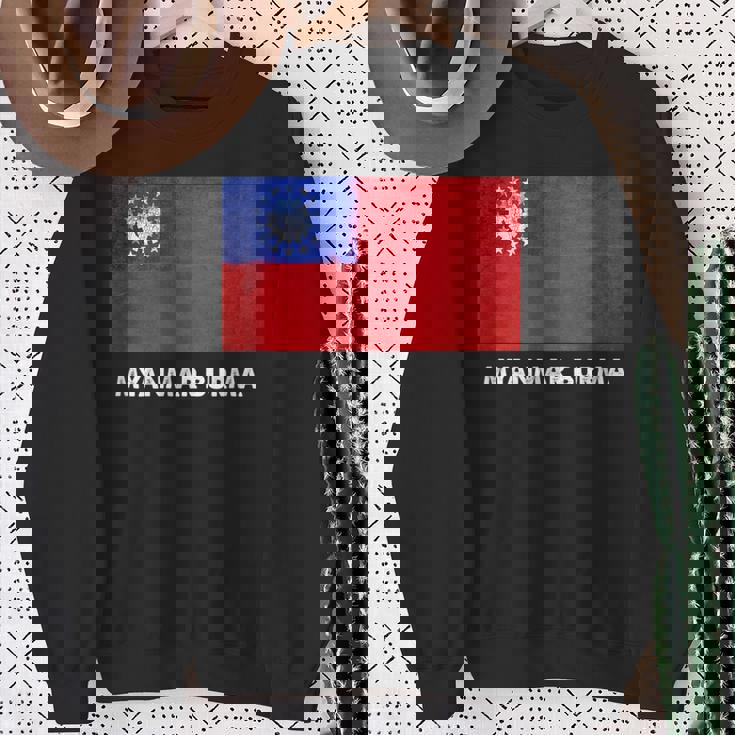 ビルマのミャンマー国旗 スウェットシャツ 年配の女性への贈り物