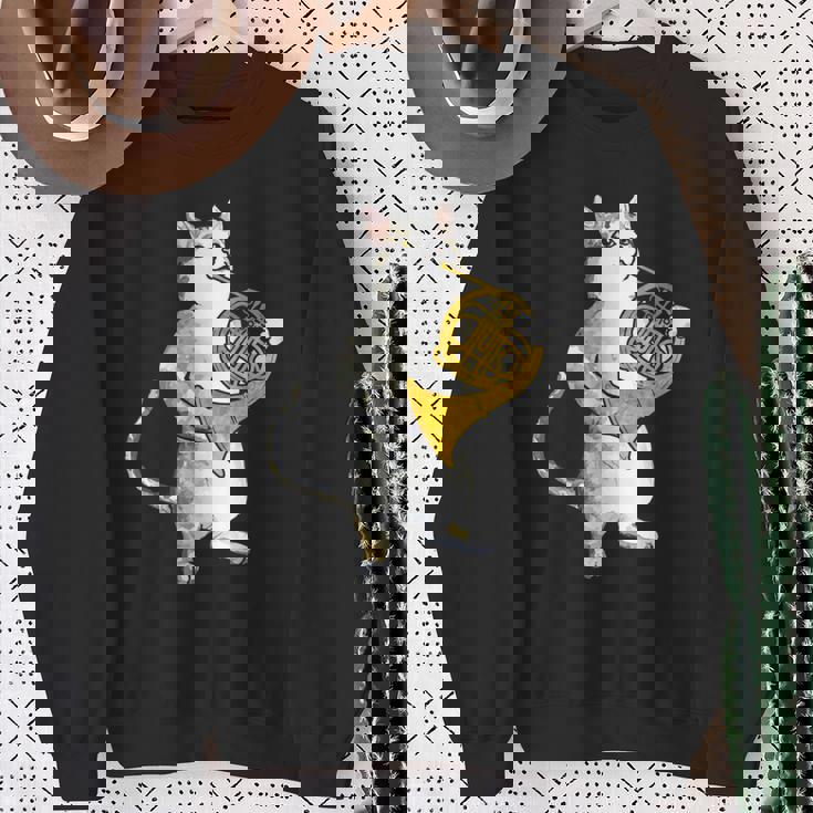 フレンチホルン音楽家オーケストラ音楽を奏でるクールな猫 スウェットシャツ 年配の女性への贈り物