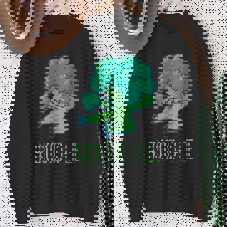 ブロッコリー 面白い空手カンフーブロッコリー野菜 スウェットシャツ 年配の女性への贈り物