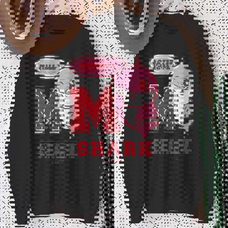 ママシャーク・レトロ・ベイシャーク・サメなかぞく・プレゼント・キッズ・メンズ・ウーマンズ スウェットシャツ 年配の女性への贈り物