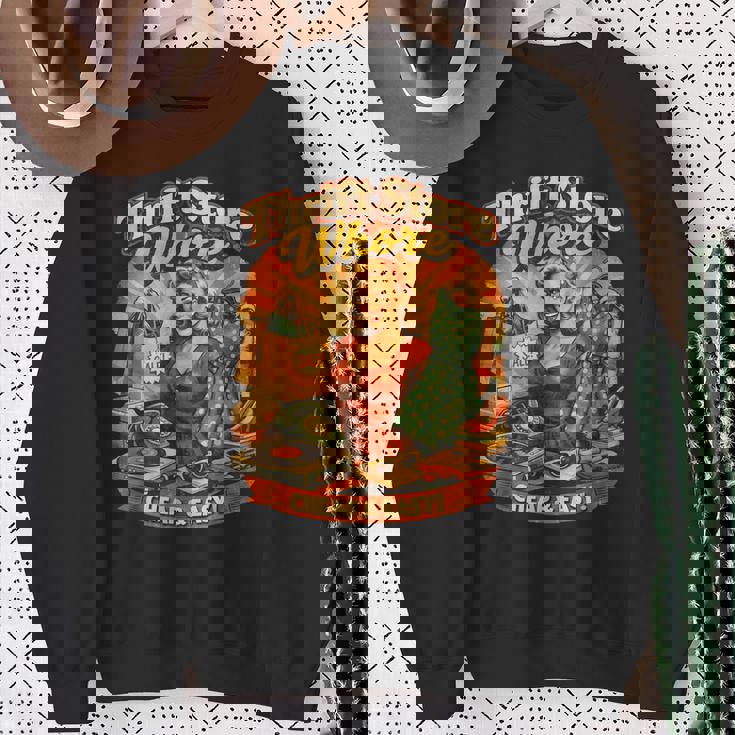 リサイクル ストア 売春婦 レトロ 笑顔 ショッピング ヴィンテージ スウェットシャツ 年配の女性への贈り物