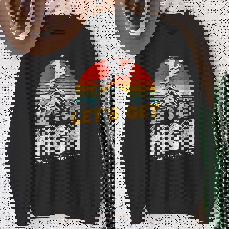 レトロヴィンテージスキー Let's Get High 長袖tシャツ スウェットシャツ 年配の女性への贈り物