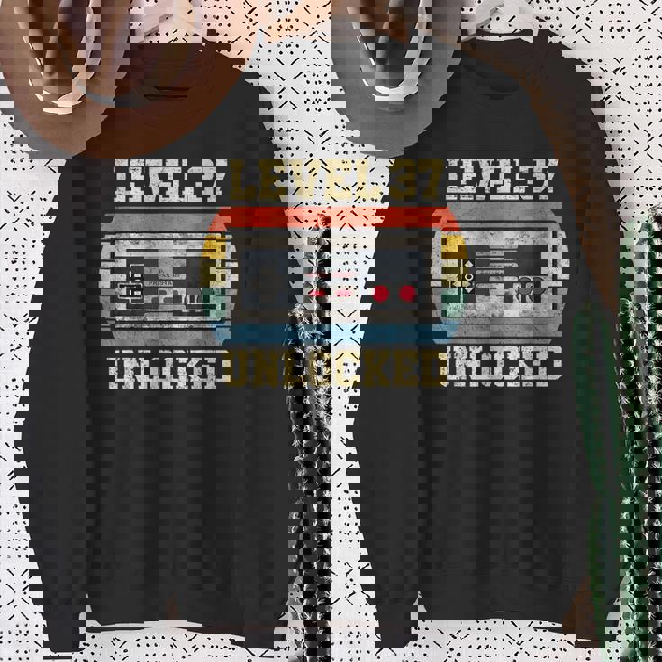 レベル 37 アンロック 37歳 ギフト 面白い ゲーマー 37歳の誕生日 スウェットシャツ 年配の女性への贈り物