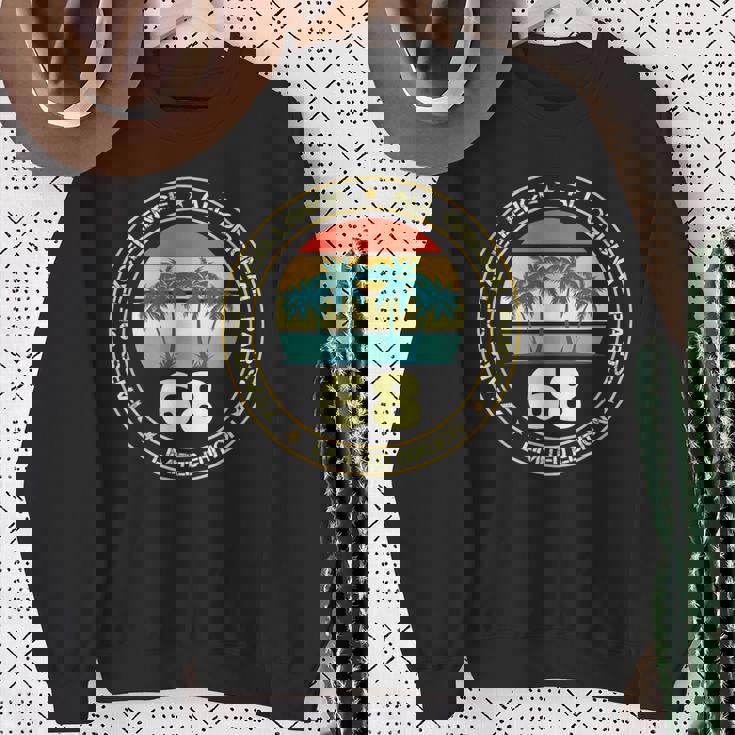 ヴィンテージ 68歳の誕生日のデコレーション 男性用 68歳の誕生日 スウェットシャツ 年配の女性への贈り物