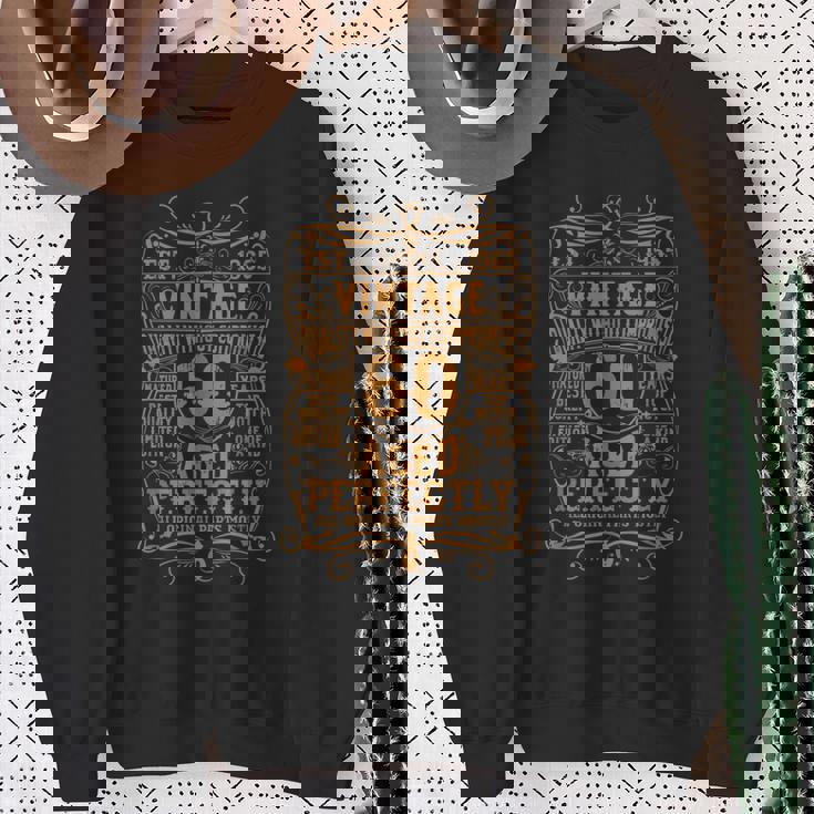 ヴィンテージ還暦祝い 1965年生まれ 60歳 完熟熟成 スウェットシャツ 年配の女性への贈り物