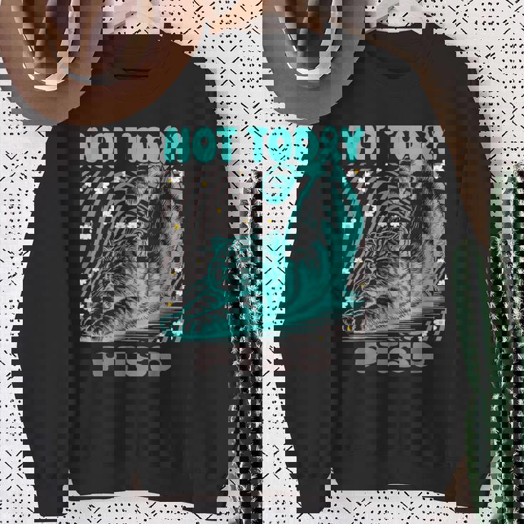 面白いptsd啓発リラックス猫は今日ではありません スウェットシャツ 年配の女性への贈り物