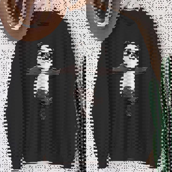 面白いパンダダンシングダンスポーズサングラス スウェットシャツ 年配の女性への贈り物