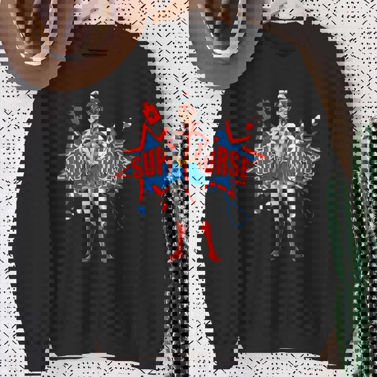 面白い看護師スーパーヒーロー面白い看護 スウェットシャツ 年配の女性への贈り物