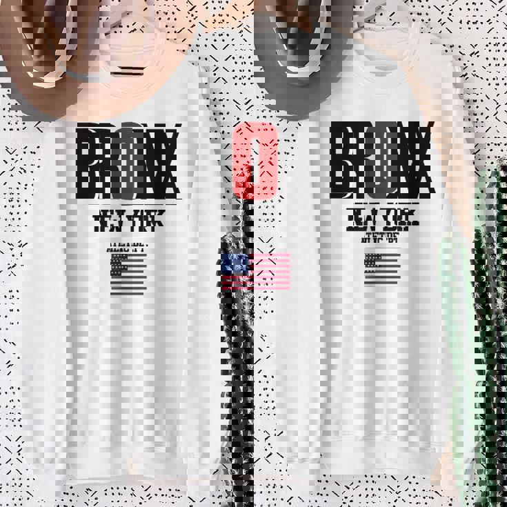 The Bronx Outfit I Love Bronx The Bronx New York City スウェットシャツ 年配の女性への贈り物