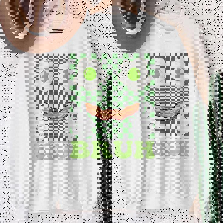 Bruh Green Face Eggs And Bacon Ham 朝食 聖パトリックズ スウェットシャツ 年配の女性への贈り物