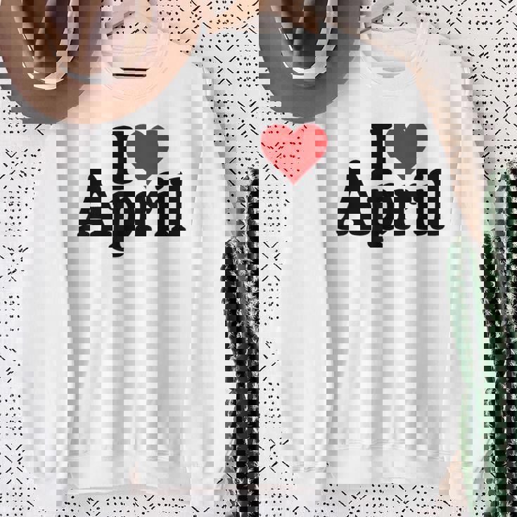 I Love Heart April Nameon A スウェットシャツ 年配の女性への贈り物