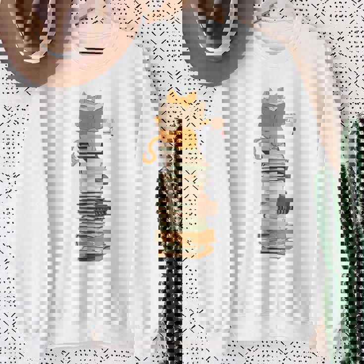 かわいい猫、本好きの猫 スウェットシャツ 年配の女性への贈り物