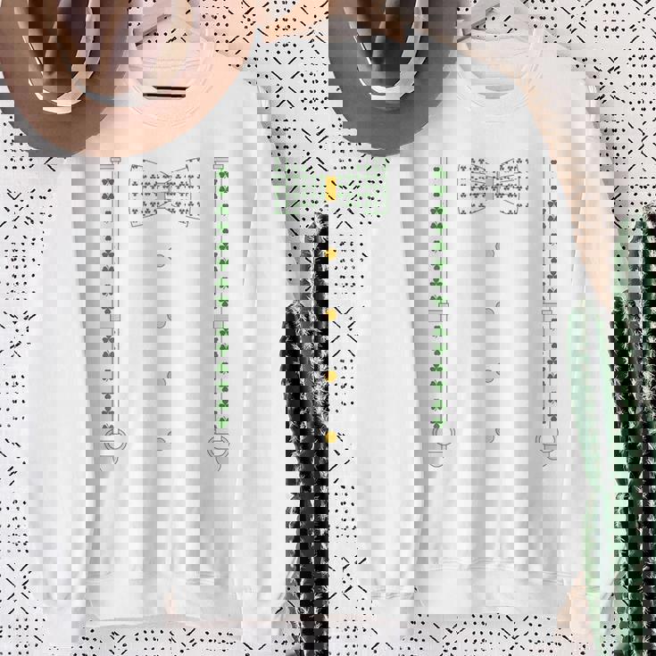 シャムロック 蝶ネクタイ & サスペンダー セントパトリックデー コスチューム スウェットシャツ 年配の女性への贈り物