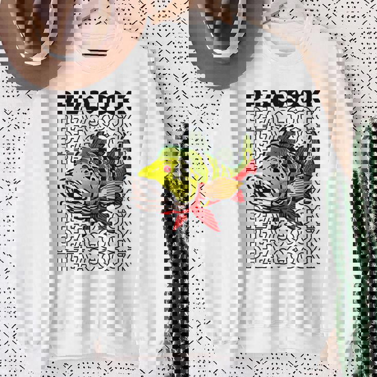 ピーコックバス 80 年代スタイルのモンスターフィッシュキーパー スウェットシャツ 年配の女性への贈り物