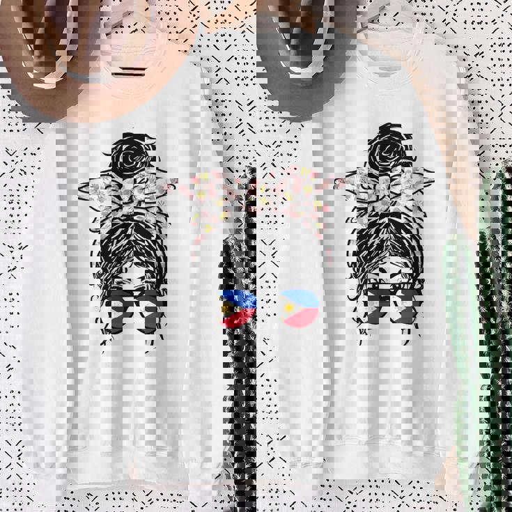 フィリピン 散らかった団子 バンダナ付き フィリピン国旗グラス 長袖tシャツ スウェットシャツ 年配の女性への贈り物