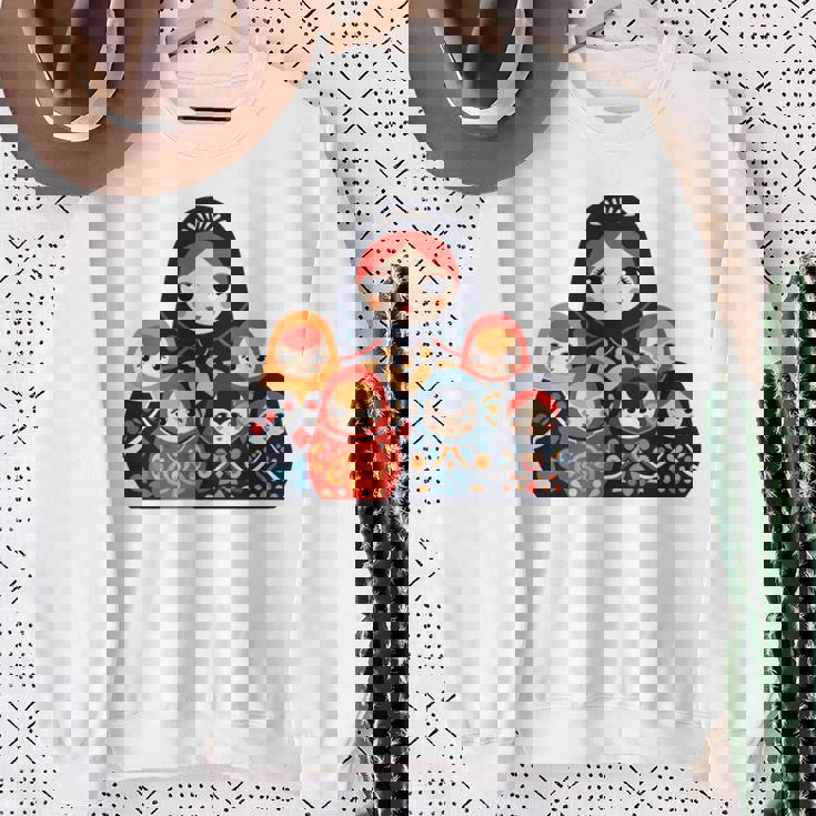 マトリョーシカ ロシア人形 入れ子人形 マトリョーシカ 長袖tシャツ スウェットシャツ 年配の女性への贈り物