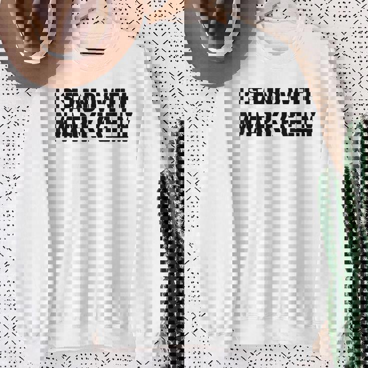 マーク・ケリーと立ち、投票ブルー、政治アパレル2026 スウェットシャツ 年配の女性への贈り物