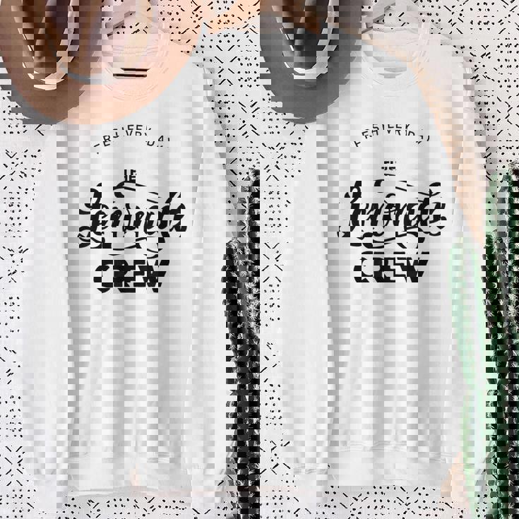 レモネードスタンドシャツ クルーアンドボス レモンジュース サマーイエロー スウェットシャツ 年配の女性への贈り物