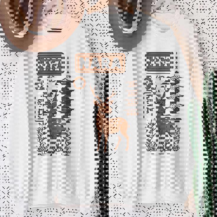 奈良 日本 鹿 日本語タイポグラフィ 漢字 自然 旅行 スウェットシャツ 年配の女性への贈り物