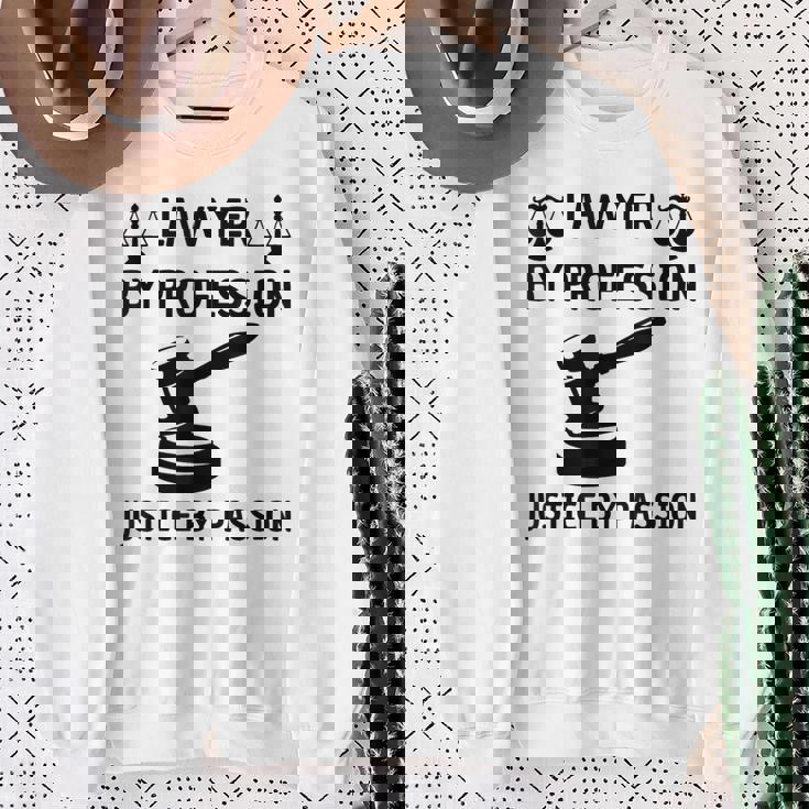 弁護士 法律 格言 法学者 デザイン 弁護士 スウェットシャツ 年配の女性への贈り物