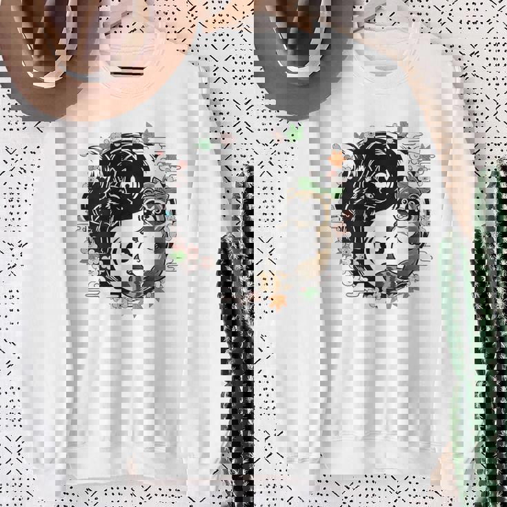 狸と狐 太極図 たぬき きつね スウェットシャツ 年配の女性への贈り物